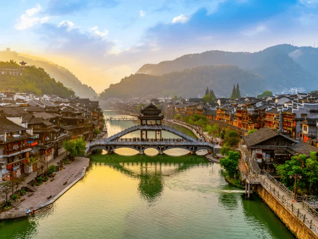 PHƯỢNG HOÀNG CỔ TRẤN