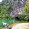 Động Phong Nha là một hang động nằm trong núi đá vôi, được hình thành khoảng 2 triệu năm trước