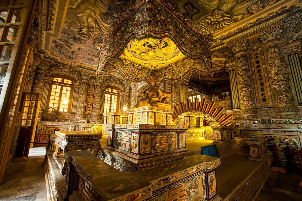 LĂNG KHẢI ĐỊNH