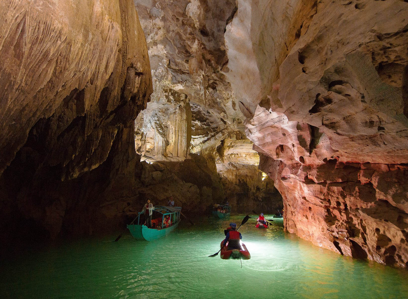 Dong Phong Nha, Phong Nha Cave