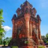 Tháp Nhạn – biểu tượng văn hóa nổi tiếng của Phú Yên, mang đậm dấu ấn kiến trúc Chăm Pa cổ và sở hữu tầm nhìn tuyệt đẹp bao quát thành phố Tuy Hòa.