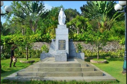 Để chiêm ngưỡng cảnh quan thiên nhiên hùng vĩ, biển trời bao la và những thắng cảnh nổi tiếng đầy cuốn hút.