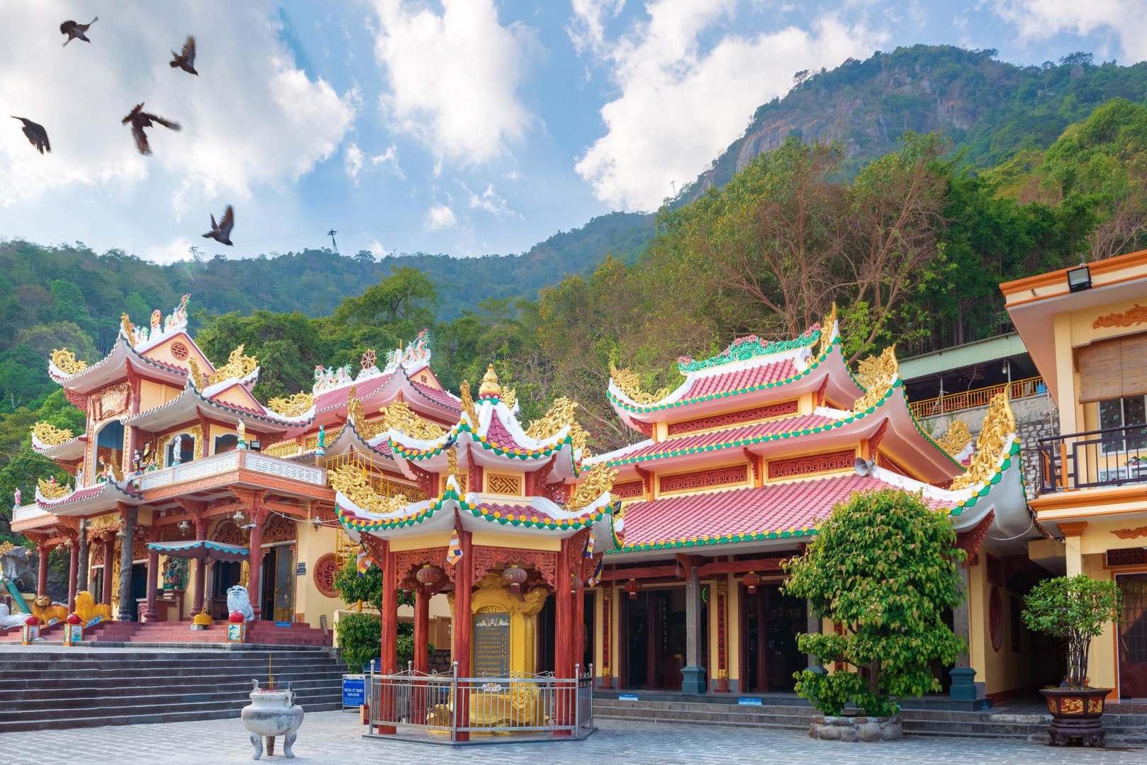 CHÙA HANG TÂY NINH