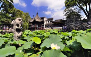 Lâm viên Tô Châu, hay còn gọi là Tô Châu Viên Lâm, là một trong những biểu tượng nổi bật của nghệ thuật vườn cảnh Trung Hoa
