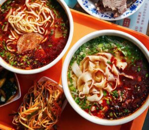 Mì kéo sợi Lan Châu (hay mì bò Lan Châu) là đặc sản trứ danh đến từ Tây Bắc Trung Quốc, nổi tiếng với kỹ thuật kéo mì thủ công điêu luyện