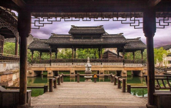 không gian yên bình tại Học viện Thiệu Minh - góc check in Ô Trấn đầy hoài cổ cho những ai mê phong cách cổ phong.