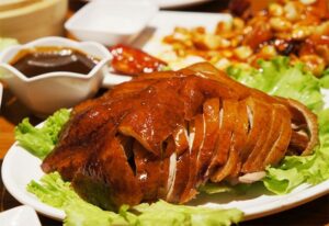 thưởng thức Vịt quay Bắc Kinh thơm ngon chuẩn vị