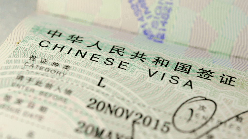 Mẫu visa đoàn Trung Quốc (thị thực cửa khẩu) tiện lợi cho du khách đi du lịch Trùng Khánh. Theo kinh nghiệm du lịch Trùng Khánh tự túc, loại visa đi Trùng Khánh này giúp đơn giản hóa thủ tục nhập cảnh khi tham gia lịch trình du lịch Trùng Khánh 4 ngày 3 đêm chi tiết nhất theo nhóm tại Trùng Khánh Trung Quốc.