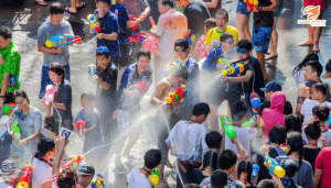 Lễ hội Songkran té nước truyền thống tại Thái Lan