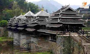 Phượng Hoàng Cổ Trấn có bao nhiêu cây cầu - cầu Phong Kiều mang nét kiến trúc cổ giữa núi non